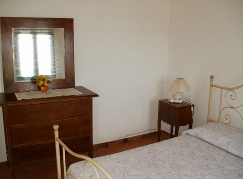 Farm Stay Gli Oleandri Loiri Porto San Paolo Room photo
