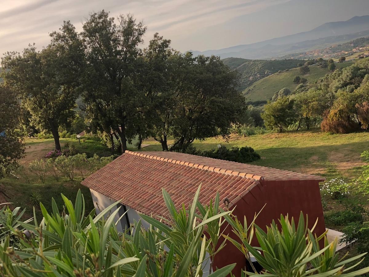 Farm Stay Gli Oleandri Loiri Porto San Paolo Exterior photo